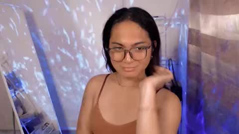 Snapshot of trixie_fuck69 chatting on 05/05/26, 12:02 Trixie Love online show from 05/05/26, 12:02