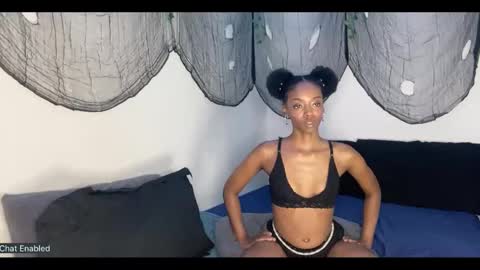 trixie_luv online show from 10/07/25, 02:03