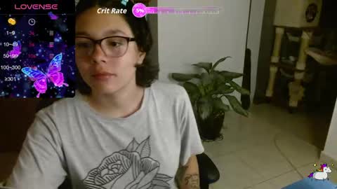 Snapshot of trixie_tangg chatting on 05/11/26, 12:27 Kitty online show from 05/11/26, 12:27
