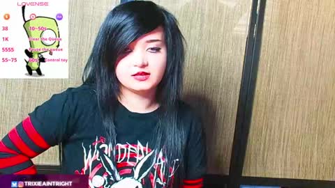 trixiedoescamcam online show from 09/30/25, 03:28