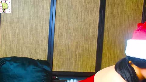 trixiedoescamcam online show from 12/22/25, 11:57