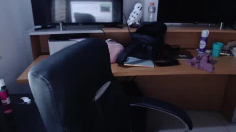 Snapshot of trixxiee_ chatting on 12/16/24, 02:25 trixxiee_ online show from 12/16/24, 02:25