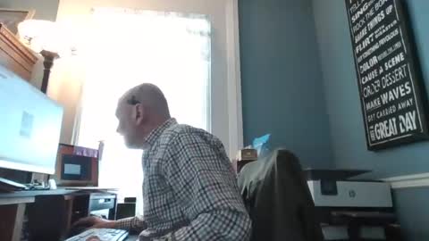 Snapshot of trodgers136 chatting on 02/20/25, 04:46 TRodgers online show from 02/20/25, 04:46