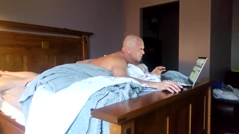 trojanswingers online show from 12/15/25, 06:12