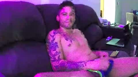 Snapshot of tropicalmadness chatting on 03/10/25, 07:42 Archie Torres online show from 03/10/25, 07:42