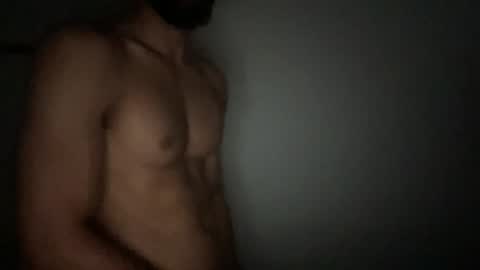 Snapshot of tropiclightskin97 chatting on 07/11/26, 10:44 tropiclightskin97 online show from 07/11/26, 10:44