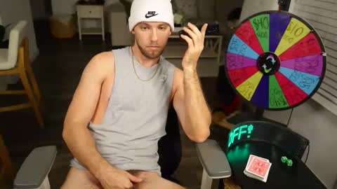 Snapshot of troy_greenxo chatting on 06/09/26, 02:01 Troy Green online show from 06/09/26, 02:01