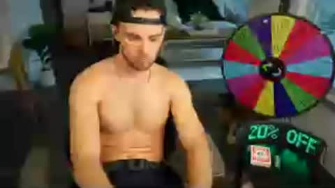 Snapshot of troy_greenxo chatting on 07/08/26, 11:20 Troy Green online show from 07/08/26, 11:20