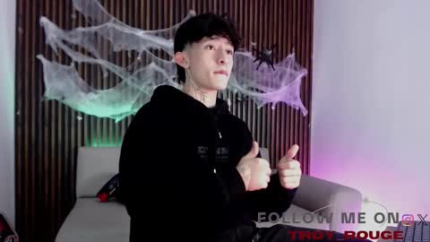 Troy online show from 10/27/25, 07:07