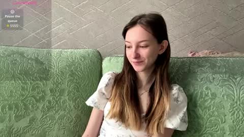 Hello Viola here   Help me to make 50 thumbs up 333 online show from 04/01/26, 08:48