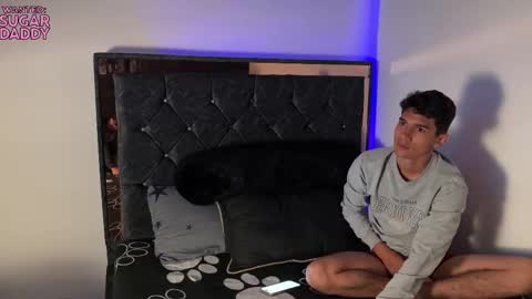 troye_lex online show from 09/17/25, 11:28