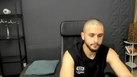 Snapshot of troywade chatting on 06/11/26, 04:32 TroyWade online show from 06/11/26, 04:32