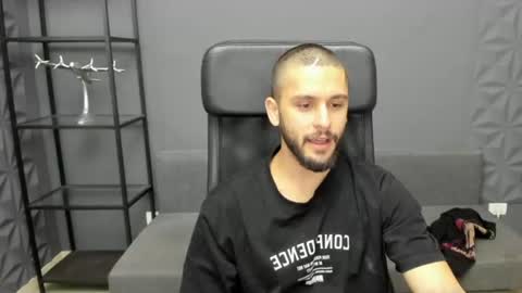 Snapshot of troywade chatting on 06/19/26, 04:50 TroyWade online show from 06/19/26, 04:50