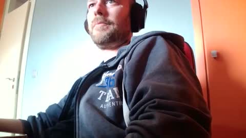 Snapshot of truble1 chatting on 02/16/26, 11:39 eros online show from 02/16/26, 11:39