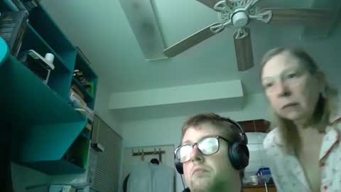 Snapshot of true_manofworth chatting on 12/04/24, 01:47 HandicappedLaugher online show from 12/04/24, 01:47