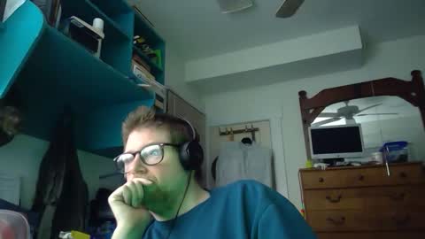 Snapshot of true_manofworth chatting on 12/13/24, 04:33 HandicappedLaugher online show from 12/13/24, 04:33