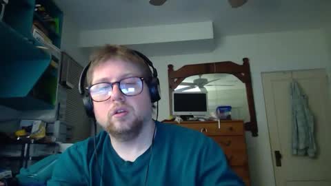 Snapshot of true_manofworth chatting on 12/25/24, 04:33 HandicappedLaugher online show from 12/25/24, 04:33