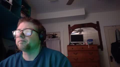 Snapshot of true_manofworth chatting on 01/01/25, 05:43 HandicappedLaugher online show from 01/01/25, 05:43