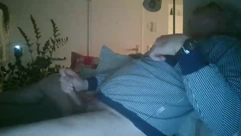 Snapshot of trukturk chatting on 02/26/25, 09:16 trukturk online show from 02/26/25, 09:16