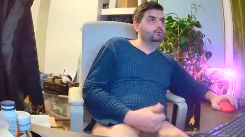 Trustmelove online show from 01/15/25, 06:22