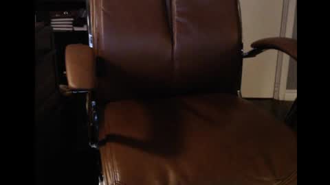 Snapshot of trvler72 chatting on 04/28/26, 02:27 trvler72 online show from 04/28/26, 02:27
