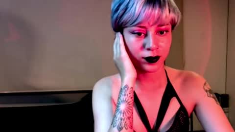 Snapshot of tryp666 chatting on 02/05/25, 12:53 Cait online show from 02/05/25, 12:53