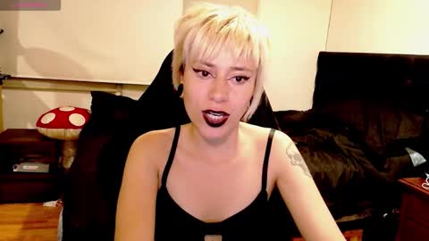 Snapshot of tryp666 chatting on 09/20/25, 03:51 Cait online show from 09/20/25, 03:51