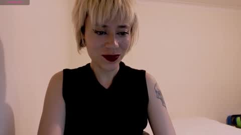 Snapshot of tryp666 chatting on 09/24/25, 04:05 Cait online show from 09/24/25, 04:05