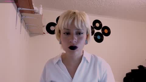 Snapshot of tryp666 chatting on 11/13/25, 04:00 Cait online show from 11/13/25, 04:00