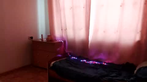 Emilum online show from 02/01/25, 04:14