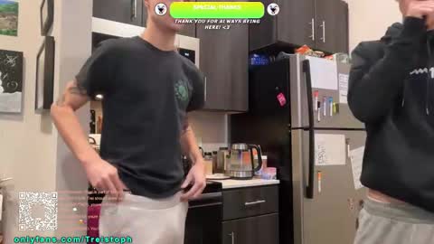 Treistoph online show from 12/22/25, 02:14