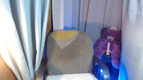 Snapshot of ts_afamhunterxx chatting on 03/09/25, 06:21 Goddess Mira online show from 03/09/25, 06:21