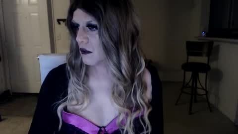 Snapshot of tsmadisonraine chatting on 02/10/25, 01:03 cdmadison online show from 02/10/25, 01:03