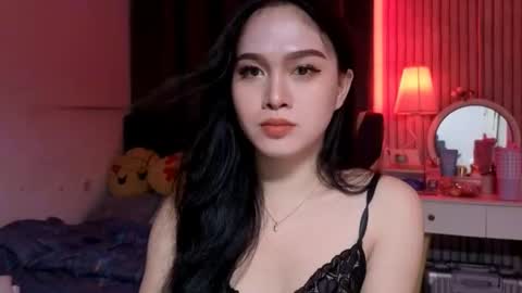 Snapshot of tsnathaliasilvana chatting on 11/04/25, 12:37 Bella Ratbu online show from 11/04/25, 12:37