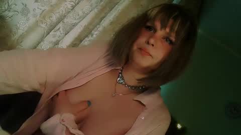 Snapshot of tspostophere chatting on 06/18/26, 10:52 Annika online show from 06/18/26, 10:52