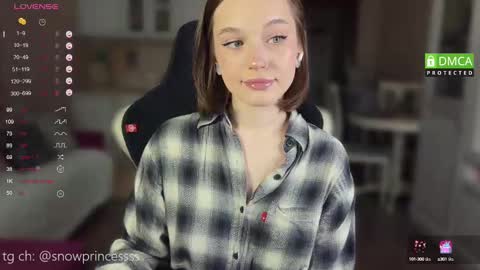 Snapshot of tsukuemi_no_mikoto chatting on 03/04/25, 06:15 Sonya on vacation until online show from 03/04/25, 06:15