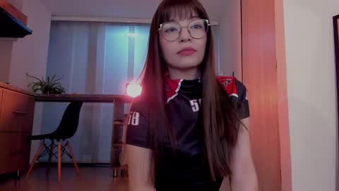 Snapshot of tsukys_spell chatting on 12/21/24, 02:30 Tsuky online show from 12/21/24, 02:30