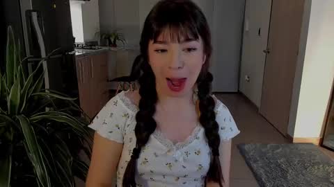 Snapshot of tsukys_spell chatting on 01/08/25, 02:25 Tsuky online show from 01/08/25, 02:25