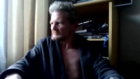 Snapshot of ttb2769 chatting on 01/06/25, 01:41 ttb2769 online show from 01/06/25, 01:41