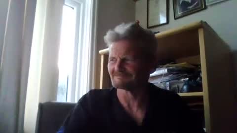 Snapshot of ttb2769 chatting on 09/24/25, 05:49 ttb2769 online show from 09/24/25, 05:49