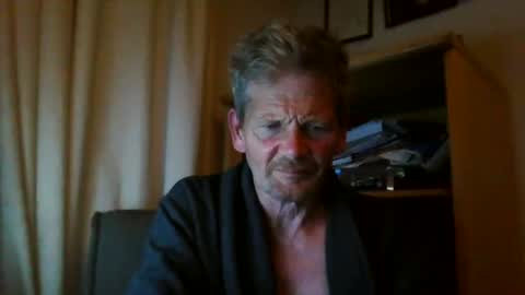 Snapshot of ttb2769 chatting on 10/06/25, 04:43 ttb2769 online show from 10/06/25, 04:43