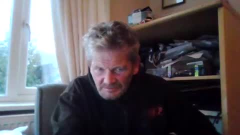 Snapshot of ttb2769 chatting on 10/15/25, 06:46 ttb2769 online show from 10/15/25, 06:46