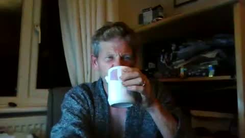 Snapshot of ttb2769 chatting on 10/20/25, 04:57 ttb2769 online show from 10/20/25, 04:57