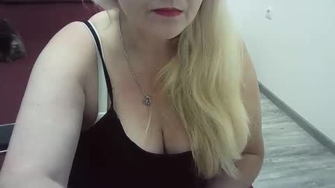 Ttrnynela online show from 10/21/25, 06:58