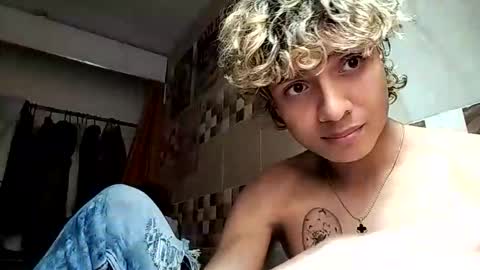 tubebecito12 online show from 11/02/25, 02:41