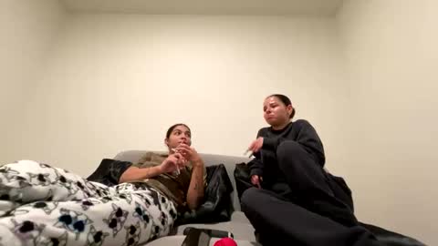 Snapshot of tus_reinas chatting on 01/06/25, 06:58 Tus reinas online show from 01/06/25, 06:58