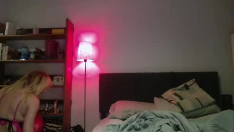 Tvickyviktoria online show from 03/03/26, 12:28