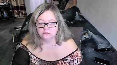 Lana online show from 10/17/25, 04:04