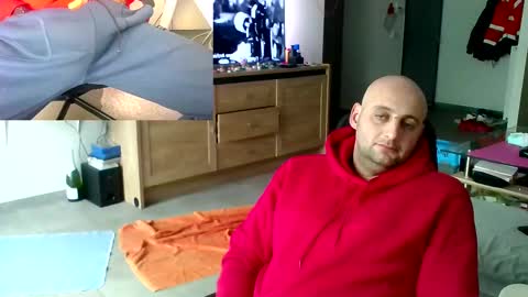 Snapshot of twardyidlugi chatting on 12/22/24, 12:49 twardyidlugi online show from 12/22/24, 12:49