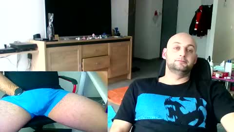 Snapshot of twardyidlugi chatting on 12/25/24, 11:00 twardyidlugi online show from 12/25/24, 11:00